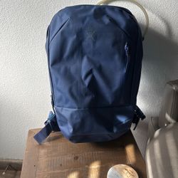 HydroFlask Backpack Waterproof W/hydration Pouch