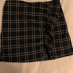 Abercrombie and Fitch Black Plaid Skirt