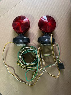 Portable magnetic auxiliary tow light kit