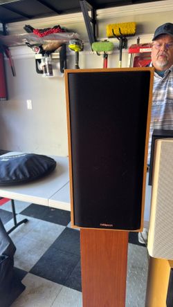 Klipsch KG2.5 speakers