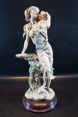 Giuseppe Armani Sculpture Soft Kiss Limited Edition 2216/2500 Hand Signed 1000/t