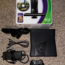 XBOX 360 SLIM CONSOLE WITH VIDEO GAME & CONTROLLER