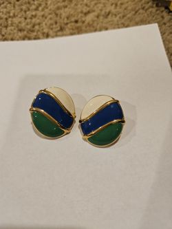 Vintage Monet earrings 