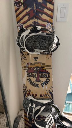 Signal snowboard and union bindings