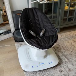4Moms Mamaroo Multi Motion Bluetooth/Wifi Enabled Smart Baby Swing