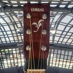 Yamaha F-310 Acoustic Guitar (Complete Bundle)