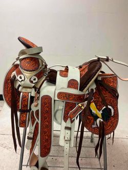 Montura charra de piel bordada