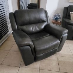 Gray Recliner Chair Comfortable & Adjustable
