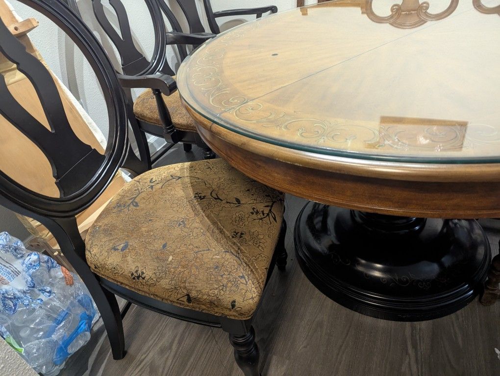 Round Dinner Table And 4 Chairs