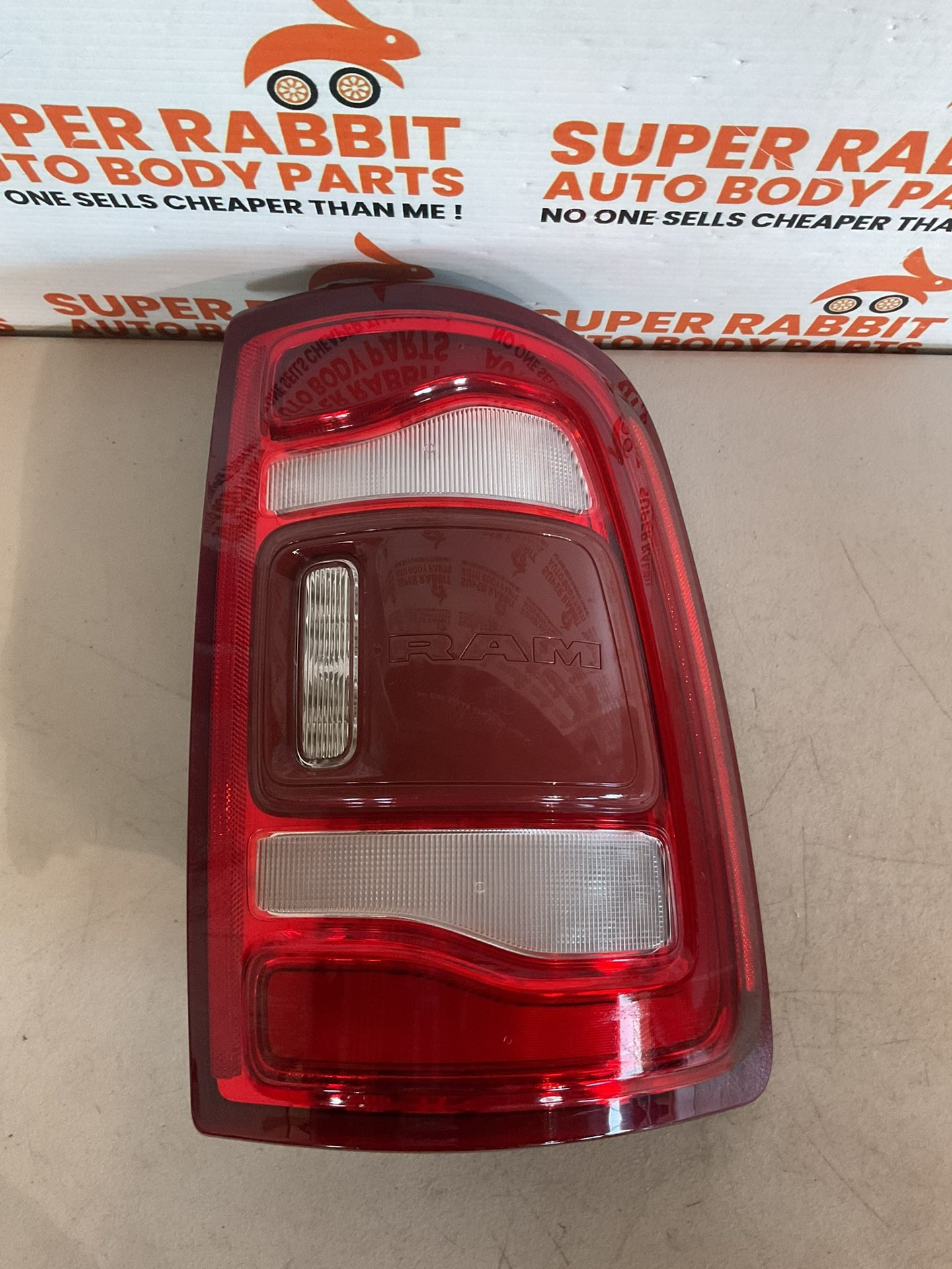 2019 RAM 2500/3500 Passenger LED Tail Light w/BlindSpot COMPLETEš Original 2024