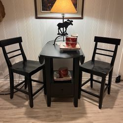 Pub Table With 2 Stools
