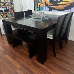Beautiful Dinning Set Dark Brown Table 