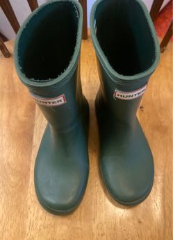 Hunter kids rain boots green size Uk 9 US 10