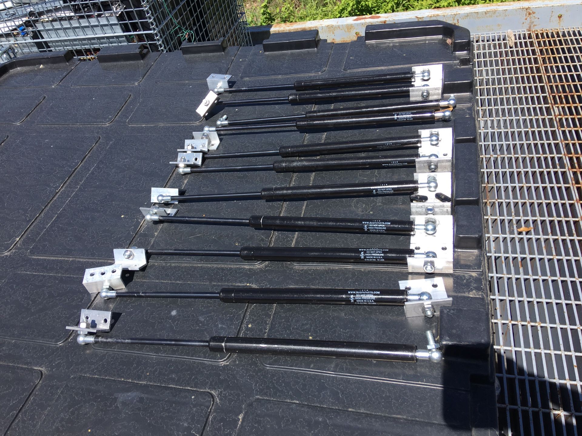 Suspaparts / gas and spring shocks(dampers)