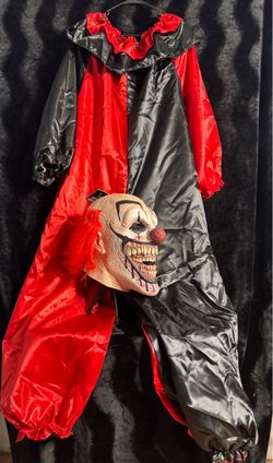 Killer clown Halloween costume