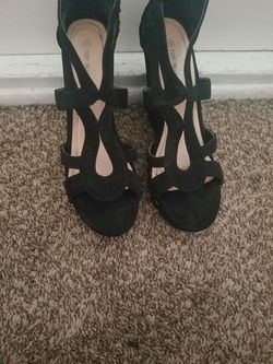 Black wedges