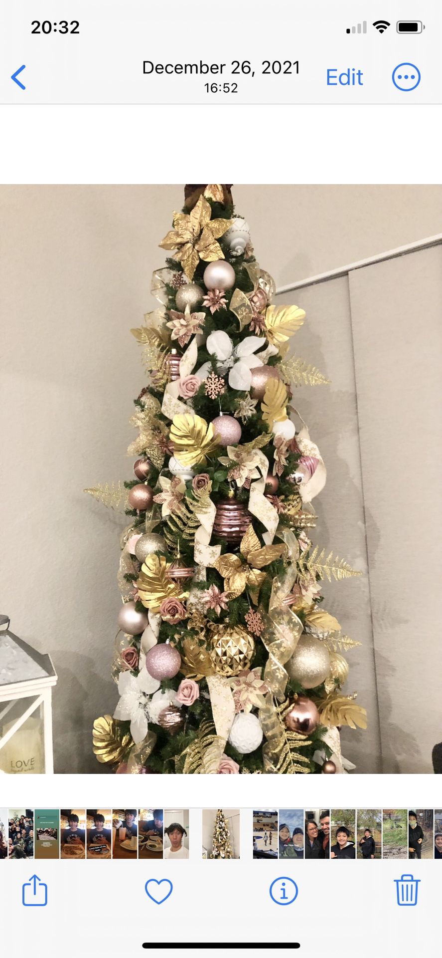 Pre-lit 9’ Christmas Tree