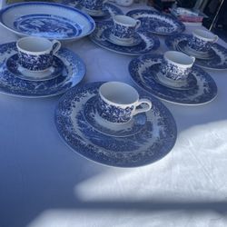 BEAUTIFUL SET CHURCHILL ENGLAND DISHWASHER & MICROWAVE SAFE