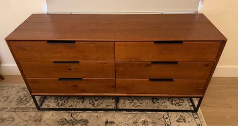 Modern 6-Drawer Solid Wood Dresser with Metal Base