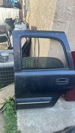2001 - 2005 tahoe left back door