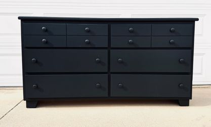 6 Drawer Solid Pine Wood Dresser / Color: Dark Grey