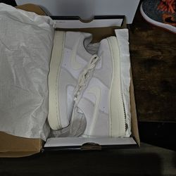 Nike Air Force 1 LV8