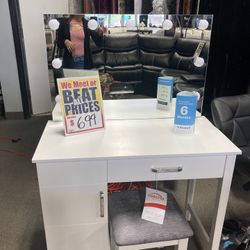 Beautiful Vanity 😊♥️ Easy Financing 😊 Free Delivery 🚚 