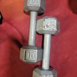 SET OF 10LB.  HEXHEAD DUMBBELLS TOTAL 20LBs 
11525 S HALSTED DUNKIN DONUTS/7111.S WESTERN WALGREENS 
20$  CASH ONLY AS IS 