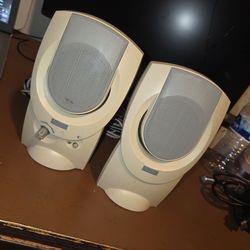 Desktop speakers