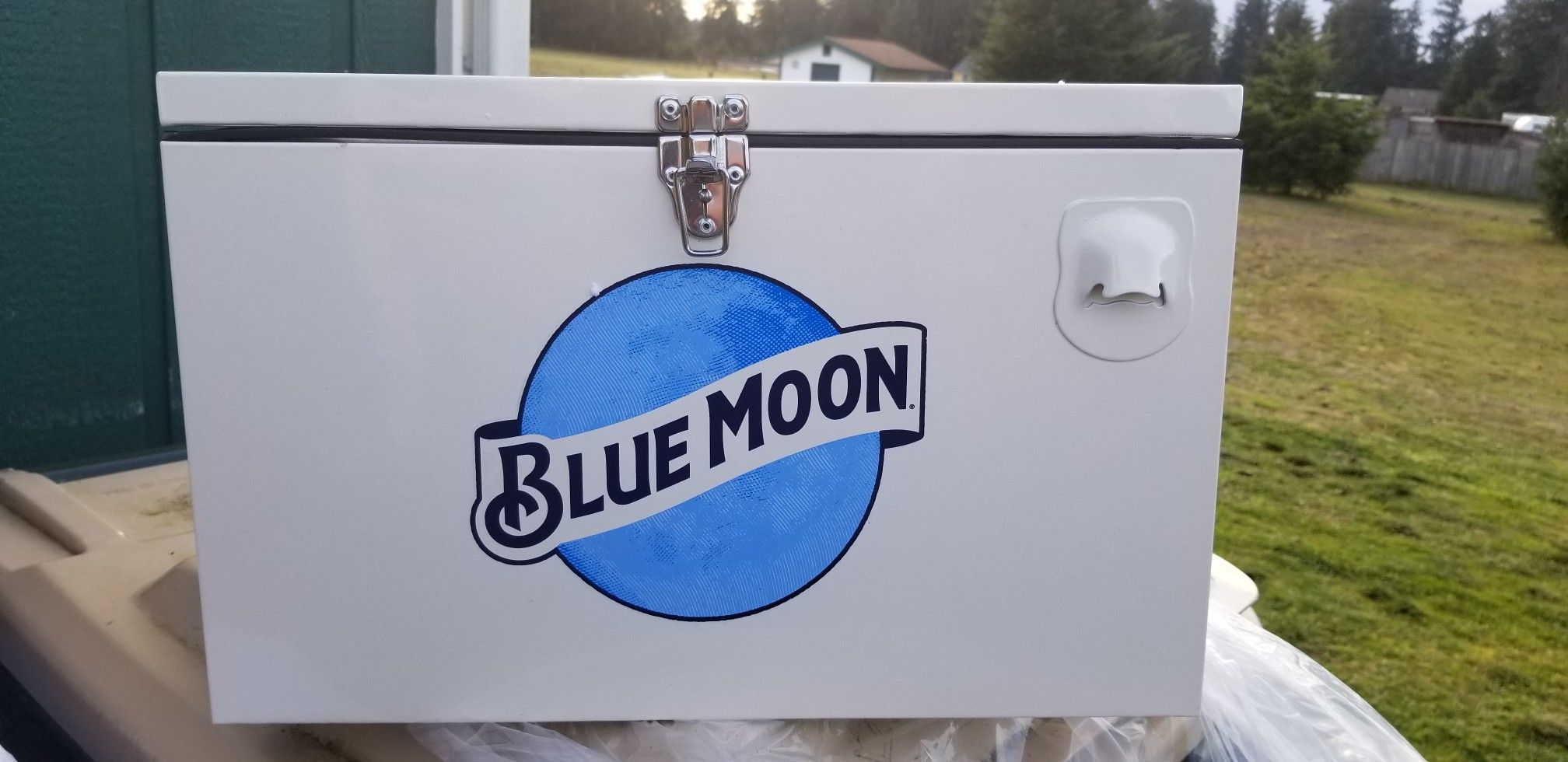 Blue Moon Metal Cooler