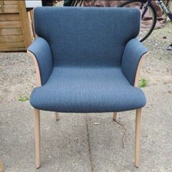 Accent chair