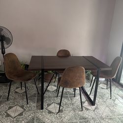 4 Beautiful Chairs like New