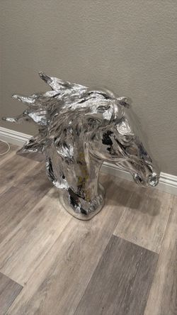 Homeroots Modern Silver Horse Head Sculpture