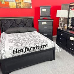 》 Amalia Black Upholstered Panel Bedroom Set 