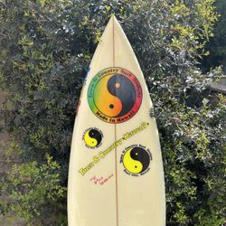 Town & Country Surfboard 5’11” 