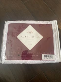 Duvet Cover 3 Piece Set Pinch Pleat White Color Queen size