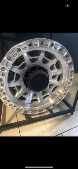 Chevy 2500 wheels and tires 17” 8x6.5