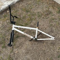 Free agent Trailduster 20in Bmx Frame 