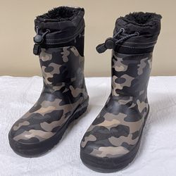 KIDS "WESTERN CHIEF" WARM, WATERPROOF WINTER BOOTS - KID's SIZE 11/12 - posted price is firm.