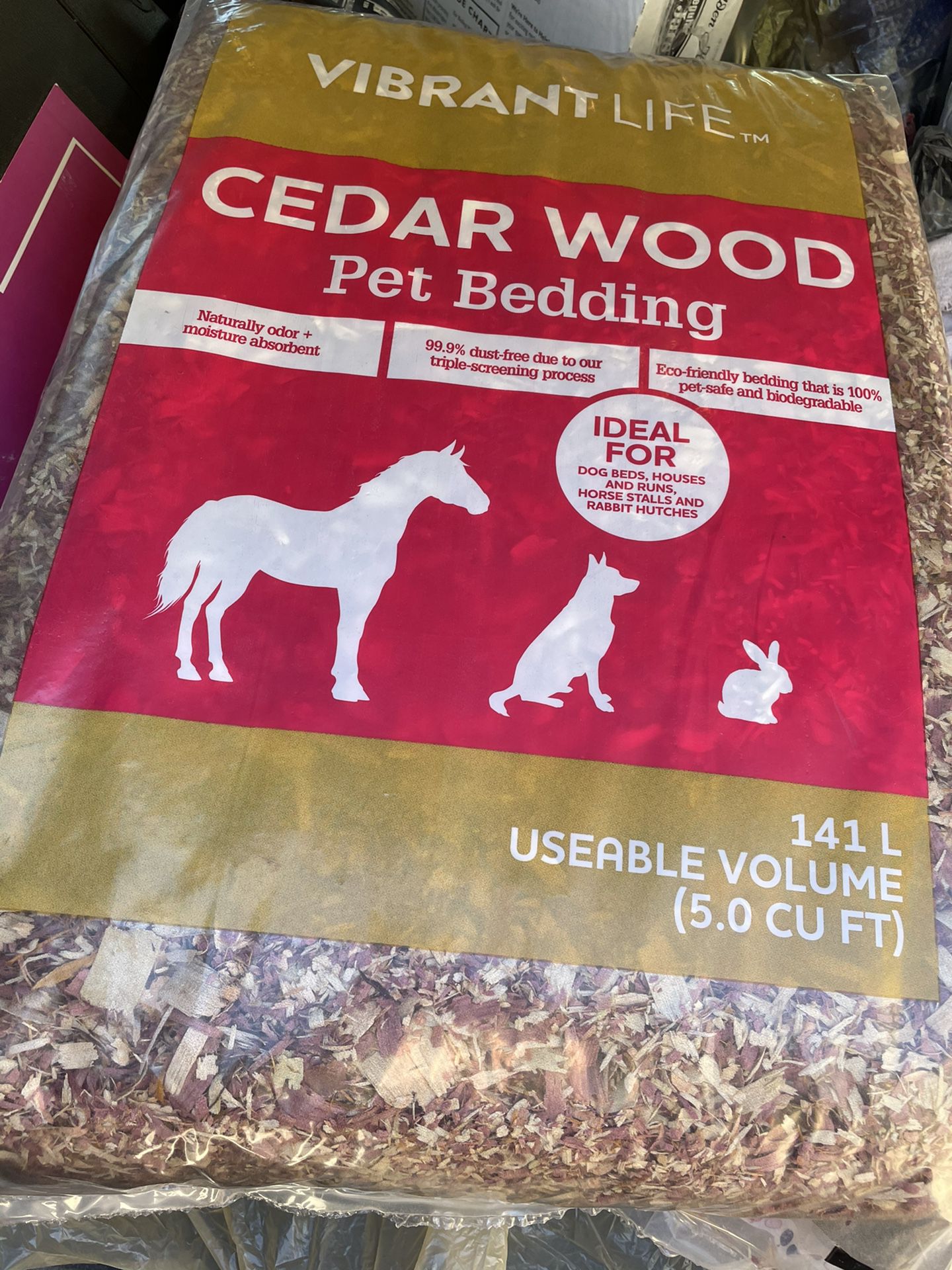 Bale Cedar Pet Wood Bedding Chips. 16 Lbs. New