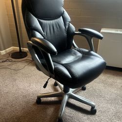 Office Leather Chair Black - LazyBoy