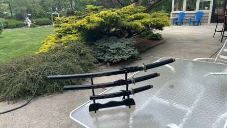 Samurai Sword set (3) with display