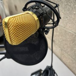 Aukey Condenser Microphone Gold, Holder, Cable Tested