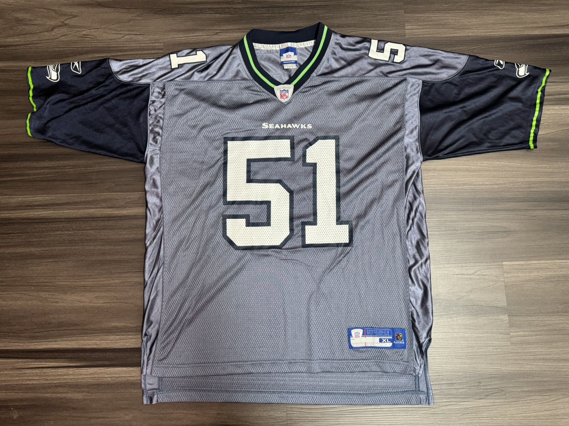 Reebok Seattle Seahawks Lofa Tatupu #51 NFL Football Jersey Men's XL 100% authentic. Good condition. This Reebok Seattle Seahawks Lofa Tatupu #51 NF