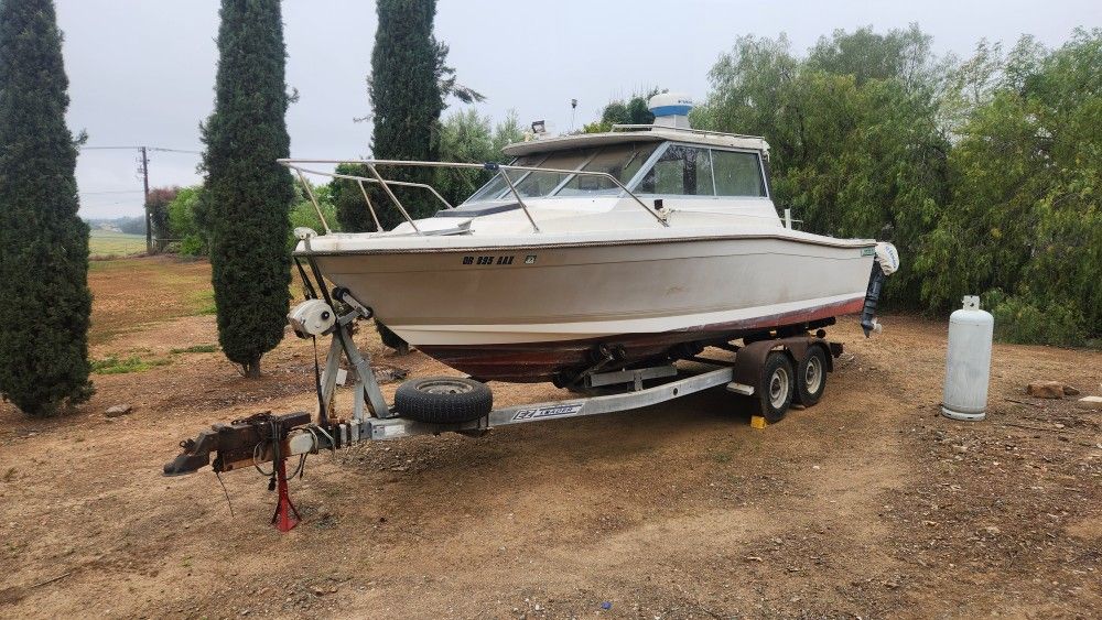 1985 Bayliner Trophy