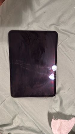 Apple iPad Pro M5 256GB – Like New – Original Box & Charger Included