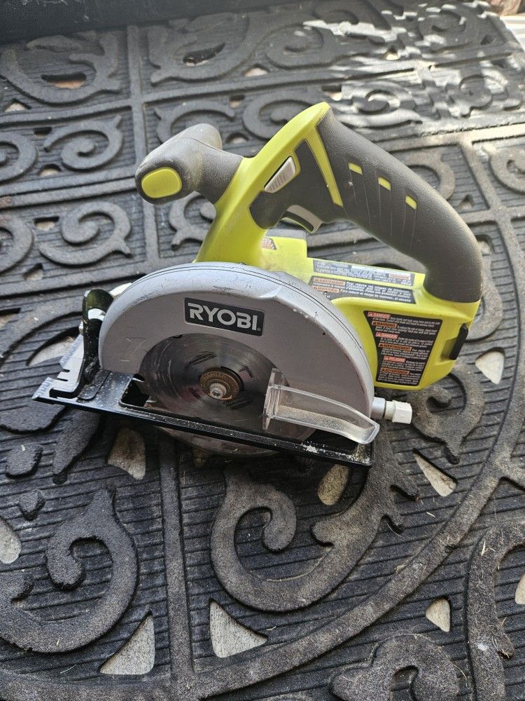 Ryobi P505 18V ONE+ 5-1/2" Cordless Circular Saw (Tool Only)