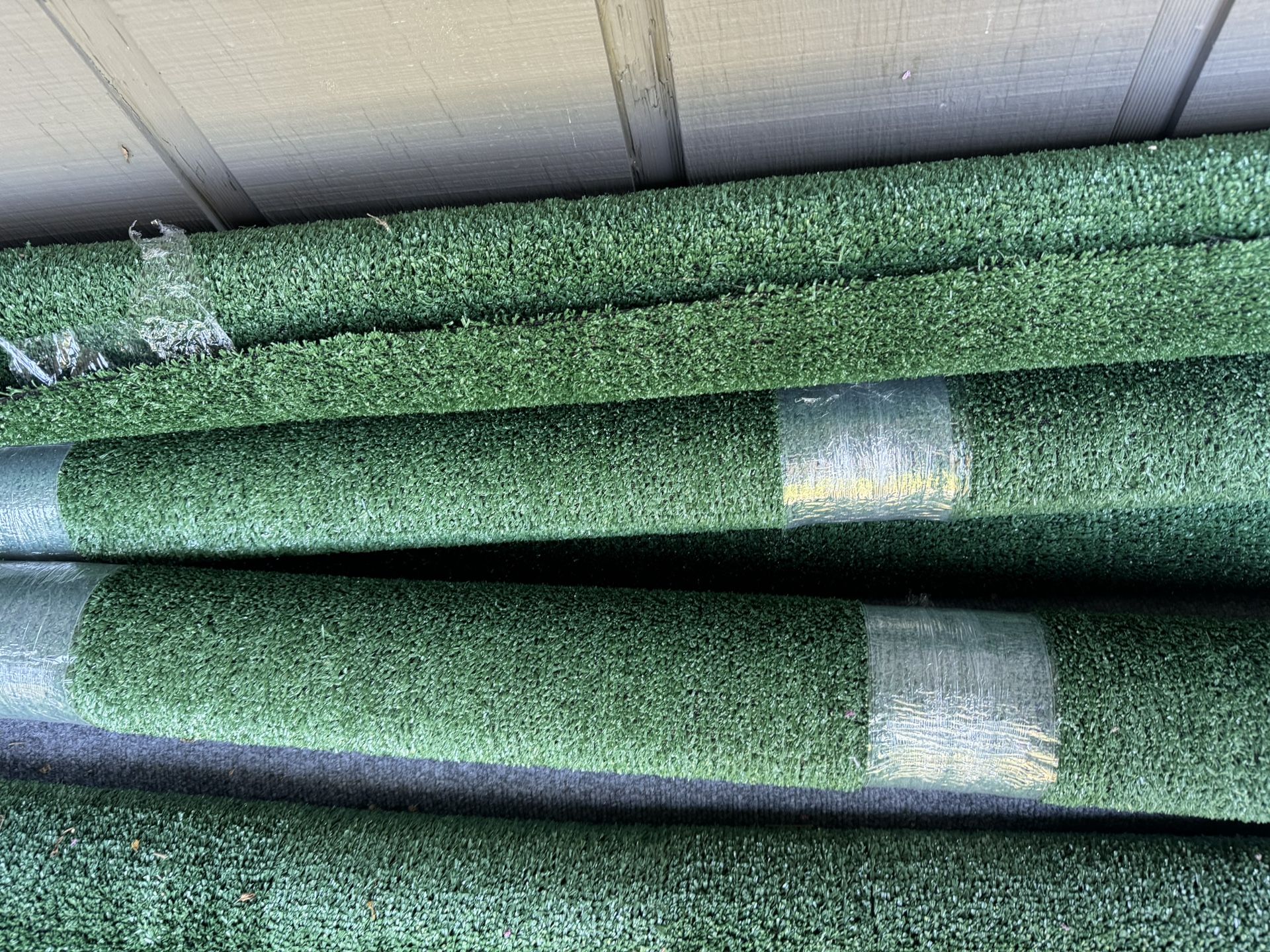 8ft long x 6ft wide astro turf. It’s New