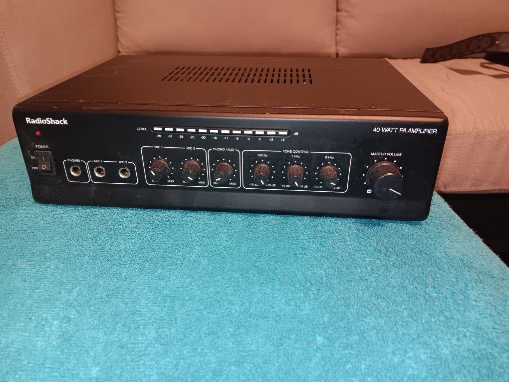 Radio Shack 40 Watt Amplifier 