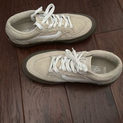 Brand NEW Suede Vans Size 6.5 Mens 
